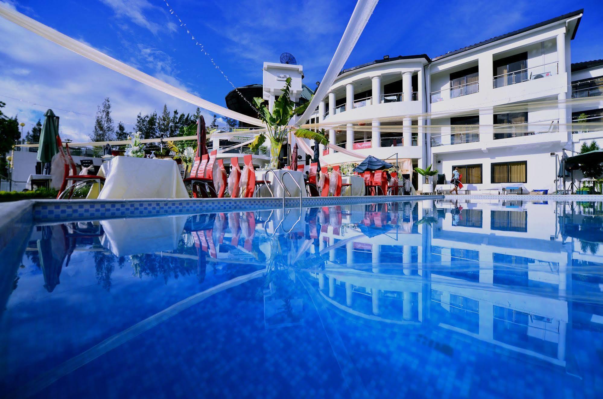 The Manor Hotel Кигали Экстерьер фото