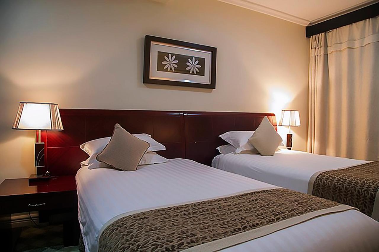 The Manor Hotel Кигали Экстерьер фото